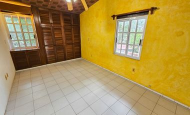 Casa Grande · SM43 · Av. Kabah · 300M2 · 4 Recámaras · Patio · Céntrica