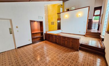 Casa Grande · SM43 · Av. Kabah · 300M2 · 4 Recámaras · Patio · Céntrica