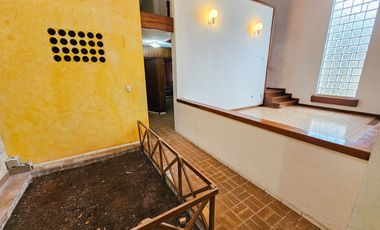 Casa Grande · SM43 · Av. Kabah · 300M2 · 4 Recámaras · Patio · Céntrica