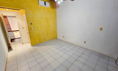 Casa Grande · SM43 · Av. Kabah · 300M2 · 4 Recámaras · Patio · Céntrica