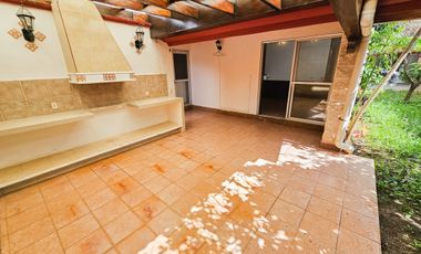 Casa Grande · SM43 · Av. Kabah · 300M2 · 4 Recámaras · Patio · Céntrica