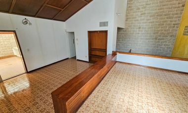 Casa Grande · SM43 · Av. Kabah · 300M2 · 4 Recámaras · Patio · Céntrica