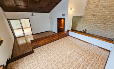 Casa Grande · SM43 · Av. Kabah · 300M2 · 4 Recámaras · Patio · Céntrica