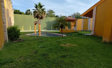 CASA EN VENTA CON AMPLIO JARDÍN HUENTITAN EL BAJO