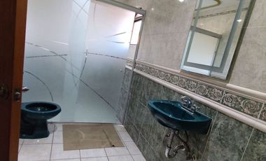 CASA EN VENTA CON AMPLIO JARDÍN HUENTITAN EL BAJO