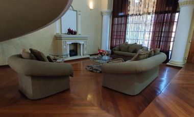 CASA EN VENTA CON AMPLIO JARDÍN HUENTITAN EL BAJO