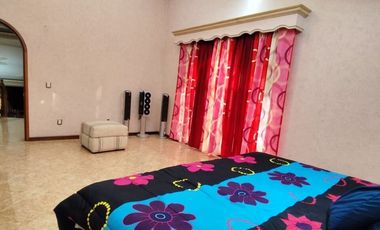 CASA EN VENTA CON AMPLIO JARDÍN HUENTITAN EL BAJO