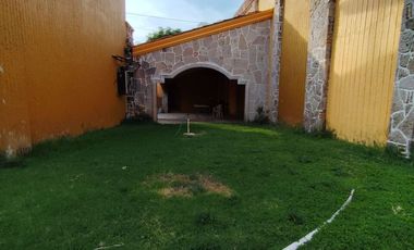 CASA EN VENTA CON AMPLIO JARDÍN HUENTITAN EL BAJO