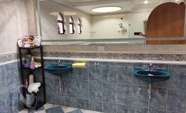 CASA EN VENTA CON AMPLIO JARDÍN HUENTITAN EL BAJO