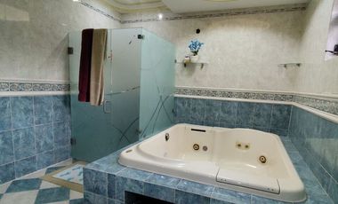 CASA EN VENTA CON AMPLIO JARDÍN HUENTITAN EL BAJO