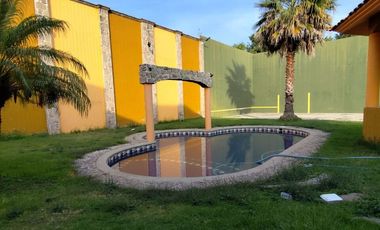 CASA EN VENTA CON AMPLIO JARDÍN HUENTITAN EL BAJO