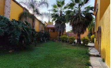 CASA EN VENTA CON AMPLIO JARDÍN HUENTITAN EL BAJO