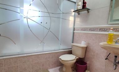 CASA EN VENTA CON AMPLIO JARDÍN HUENTITAN EL BAJO