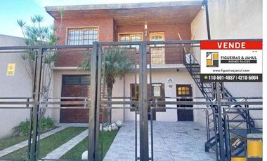 Casa para 2 Familias en venta en Lanus Oeste