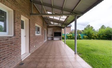 Casa en alquiler en Los Ombues de Hudson