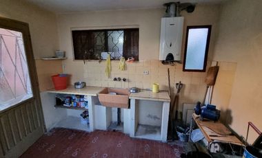 Casa para 2 Familias en venta en Bernal Oeste