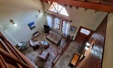 Casa para 2 Familias en venta en Bernal Oeste