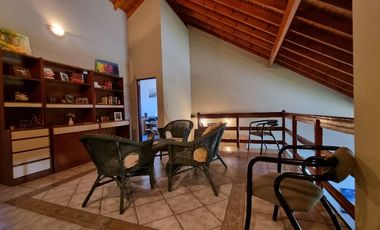 Casa para 2 Familias en venta en Bernal Oeste