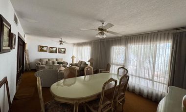 CASA DE UNA PLANTA CON 3 RECÁMARAS, AMPLIO JARDÍN Y TERRAZA EN COLONIA  LAS ROSAS, GÓMEZ PALACIO, DGO