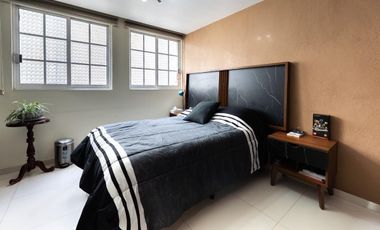 Venta de casa en la Del Valle ,con amplio roof garden