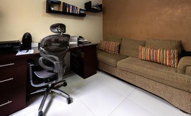 Venta de casa en la Del Valle ,con amplio roof garden