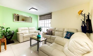 Venta de casa en la Del Valle ,con amplio roof garden