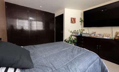 Venta de casa en la Del Valle ,con amplio roof garden