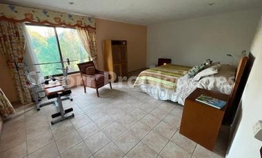 Casa en Venta en Orilla de Camino a Colín, cerca de talca, parcela de 5000 m2 con gran casa habitación