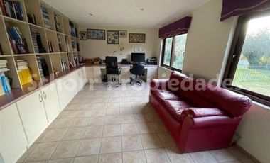 Casa en Venta en Orilla de Camino a Colín, cerca de talca, parcela de 5000 m2 con gran casa habitación