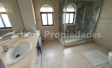 Casa en Venta en Orilla de Camino a Colín, cerca de talca, parcela de 5000 m2 con gran casa habitación