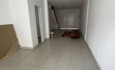 Triplex en venta en Villa Luzuriaga