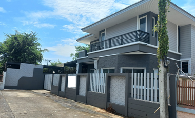 2-story detached house, Promsuk Park project Phra Nakhon Si Ayutthaya, newly renovated, good location, close to community areas. Convenient transporta