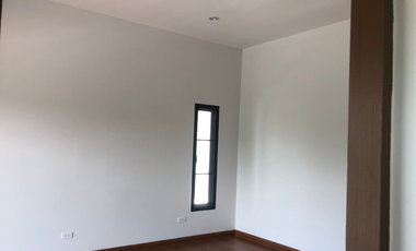 Single house for sale DeeProm Ville Nakhon Sawan project, newly renovated, 2-story detached house, community location. Next to Phahonyothin Road (High