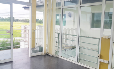 Single house for sale Suwan Raya Mine Chiang Rai Project, 2-story detached house, good location, next to Ban Fang Min Road. Travel in and out easily.