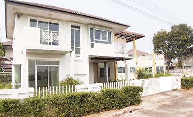 Single house for sale Suwan Raya Mine Chiang Rai Project, 2-story detached house, good location, next to Ban Fang Min Road. Travel in and out easily.