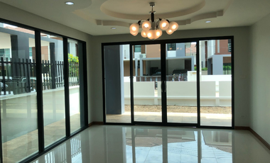 Single house for sale DeeProm Ville Nakhon Sawan project, newly renovated, 2-story detached house, community location. Next to Phahonyothin Road (High