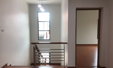 Single house for sale DeeProm Ville Nakhon Sawan project, newly renovated, 2-story detached house, community location. Next to Phahonyothin Road (High