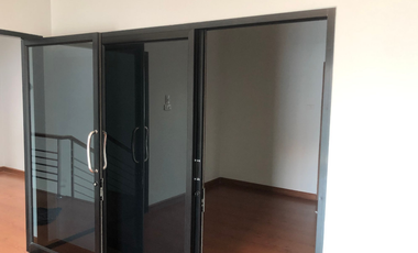 Single house for sale DeeProm Ville Nakhon Sawan project, newly renovated, 2-story detached house, community location. Next to Phahonyothin Road (High
