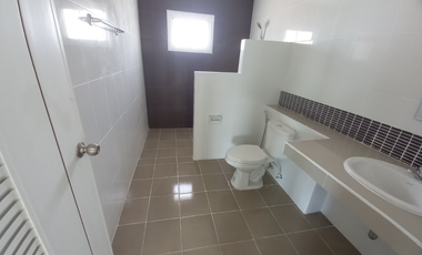 Single house for sale Romruen Green Park Wang Noi project, newly renovated, 2-story detached house, good location, easy to travel in and out. Next to