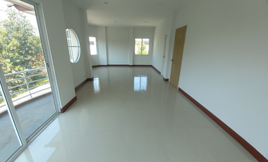 Single house for sale Romruen Green Park Wang Noi project, newly renovated, 2-story detached house, good location, easy to travel in and out. Next to