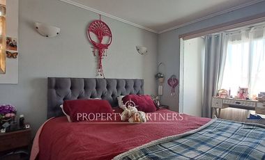 Venta casa 2 pisos, Villa Los Volcanes