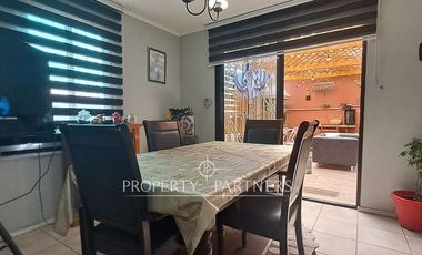 Venta casa 2 pisos, Villa Los Volcanes