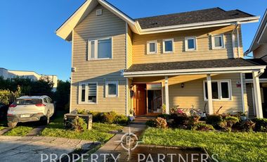 Casa en venta en excelente condominio