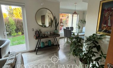 Casa en venta en excelente condominio