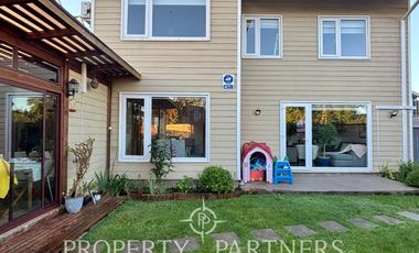 Casa en venta en excelente condominio