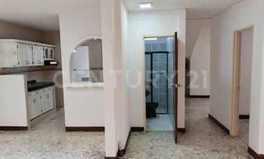 Casa Barrio Departamental, excelentes acabados 1er piso, con garage