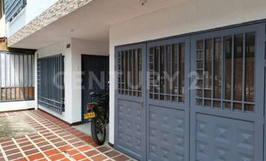Casa Barrio Departamental, excelentes acabados 1er piso, con garage