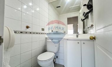 Amplia oficina Edificio YMCA, metro Santa Ana.