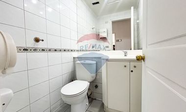 Amplia oficina Edificio YMCA, metro Santa Ana.