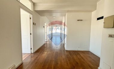 Amplia oficina Edificio YMCA, metro Santa Ana.